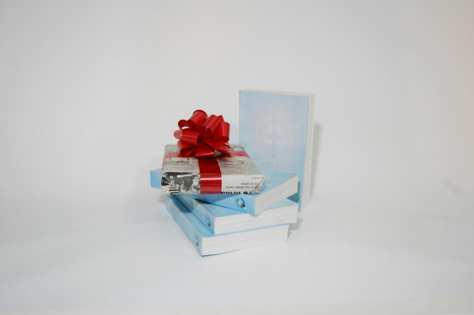 Wrapped gifts for book lovers